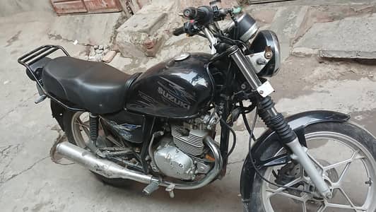 Suzuki GS150 SE