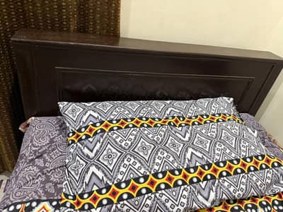 two single bed with Metress