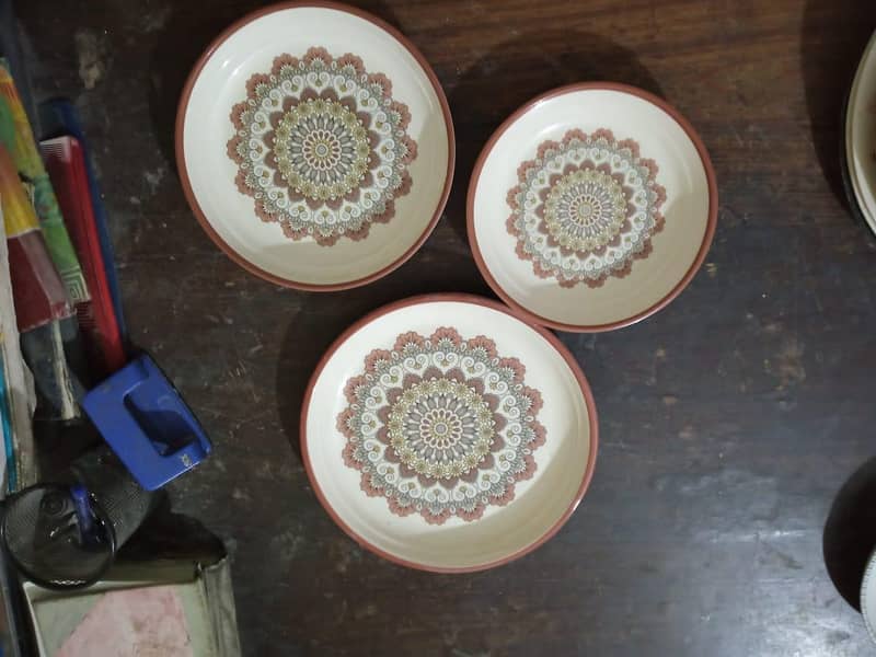 تمام ڈنر سیٹ ھولسیل ریٹ پر دستیاب ھے 3