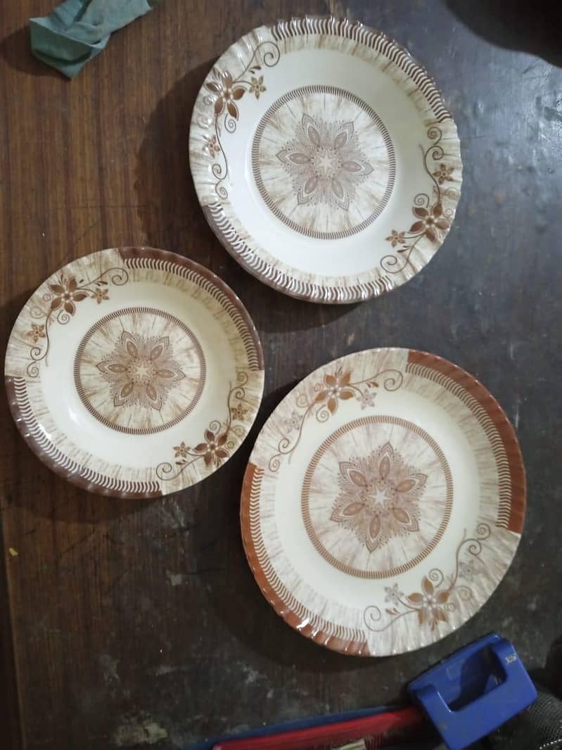 تمام ڈنر سیٹ ھولسیل ریٹ پر دستیاب ھے 5