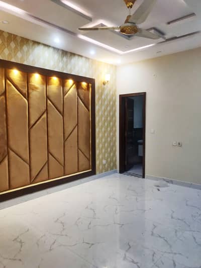 10-Marlrŕa Brand New House Avaliable For Rent in BahriaTown Lahore