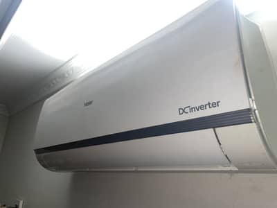 1 ton hair inverter ac very good in condition only 2 season used