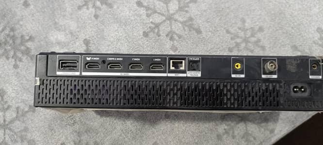 Samsung qled tv  One connect Box