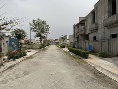 F. 17 T&T SIZE 50*90 PLOT FOR SALE ON MINIUMUM PRICE GOOD LOCATION FIRST COME FIRST AVAIL