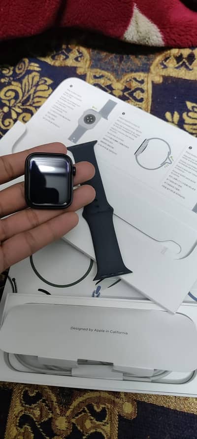 Apple Watch SE 2nd Gen - 10/10 Condition (Rs-55000)