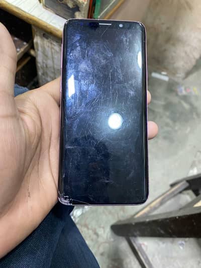 photos me dekh saktay ha