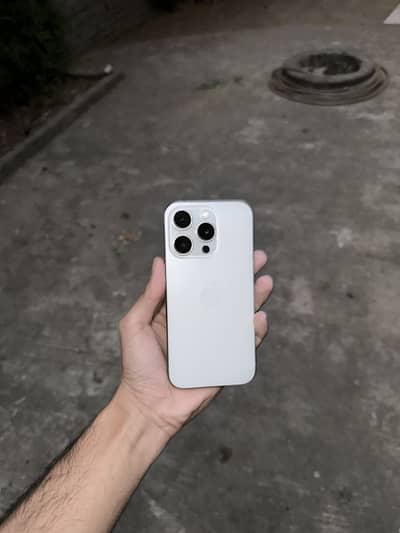 Iphone 15 pro (full sim time)