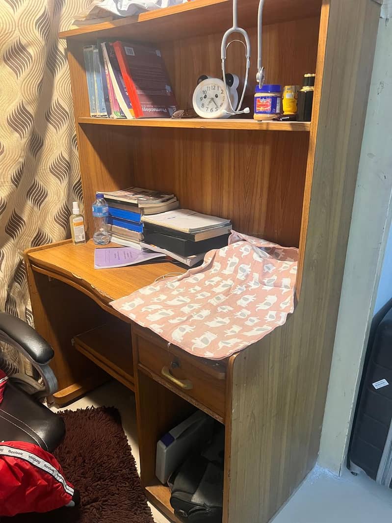 Study Table with compartments 0