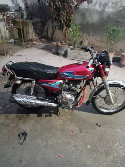 Honda CG 125 bike