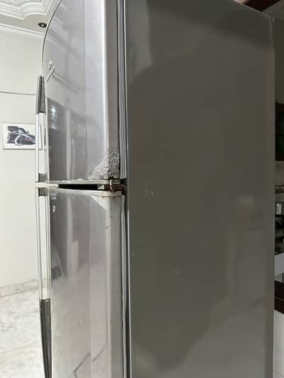Fridge large siz 24 hours engergy saver