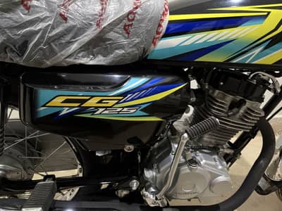 Honda 125 CG New 900KM Drive phone:03042062791