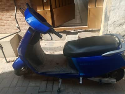 EVE electric scooty