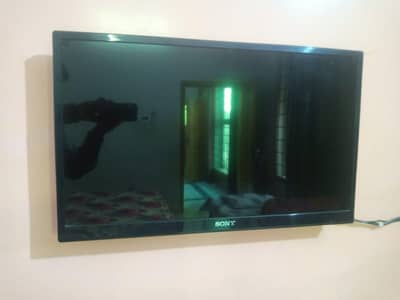 2 LCDs SONY and SAMSUNG
