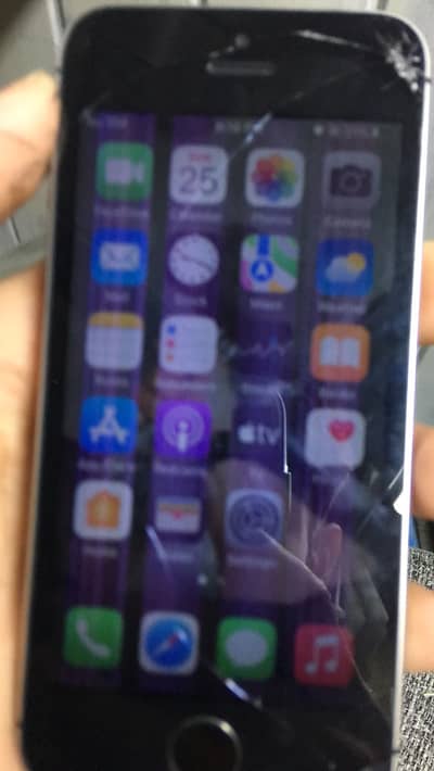 Iphone SE zong sim working whatsapp/fb work all orginal working 100%