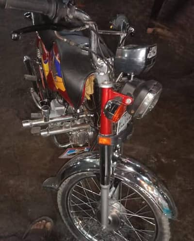Honda CD 70 model 2005, WhatsApp 03, 25, 74, 12, 0 97
