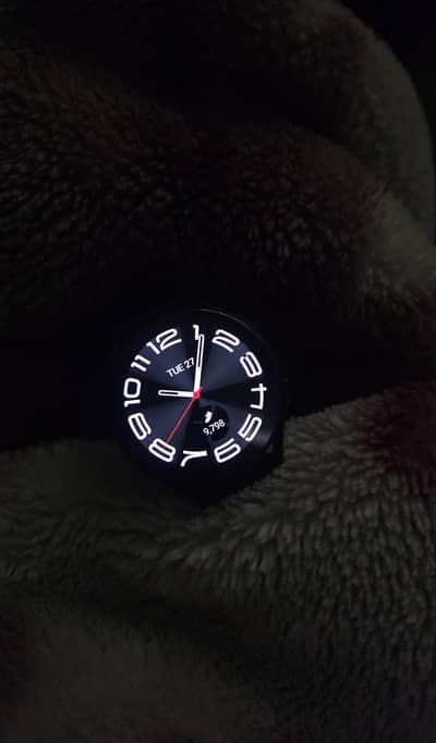 Samsung Galaxy Watch 5 (with box)