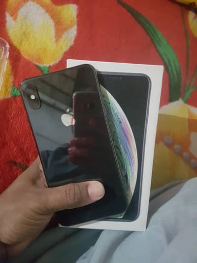 10/10 condishn like new 79 betry health 64 gb