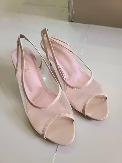 Chic Nude Mesh Peep-Toe Slingback Heels – Size [8]