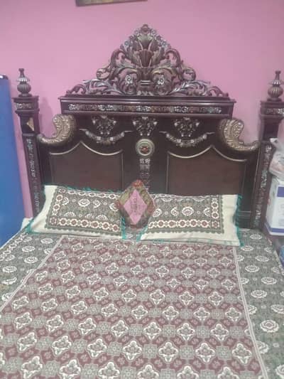wooden bed for sale wothout mattres