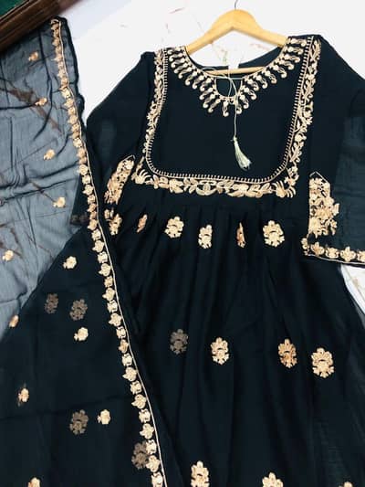 chic 3 pcs women's stitched maxi suit in black chiffon