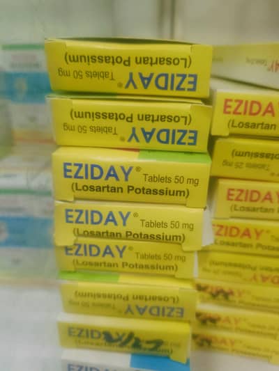 medical store saleman 2 3 year experience required