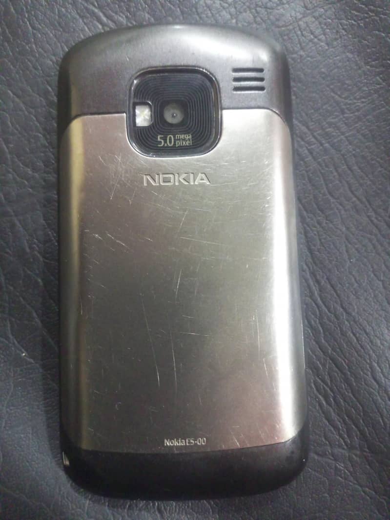 Nokia E5 1