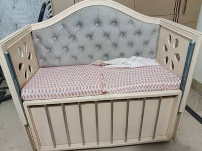 Baby cot/baby bed/ 10/10; Urgent sale; 03070630518