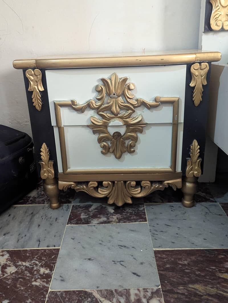 bed dressing side table 2