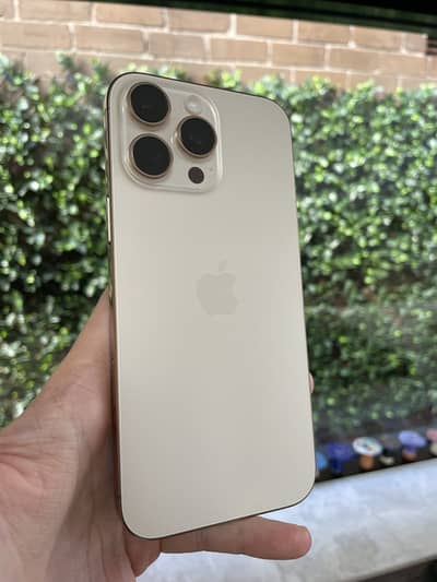 16 Pro Max 256GB Desert Titanium