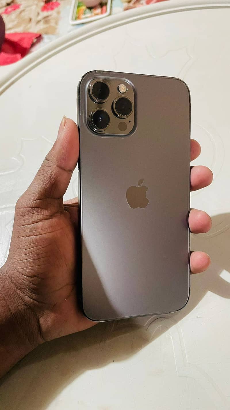 iPhone 12 Pro Max 1