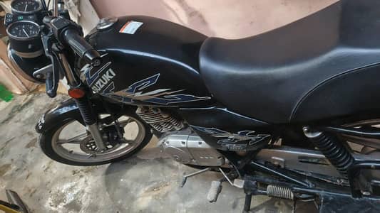 Suzuki 150 geniun sealed head cylinder engine