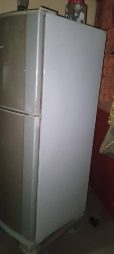 fridge Dawlance medium size
