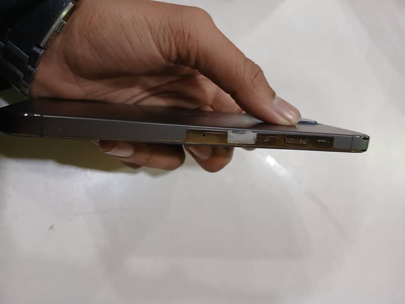 iPhone 13 Pro Max 0