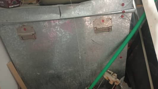 Steel trunk large (peti) with stand 5x3x3