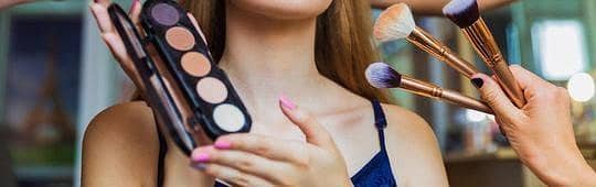 Female salon ke liye beautician chahiye.