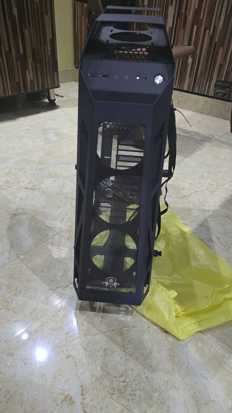 Cougar Conquer CPU CASE GAMING 3