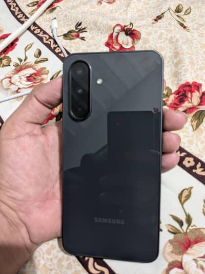 samsung a36 5g with charger 10/10 condition