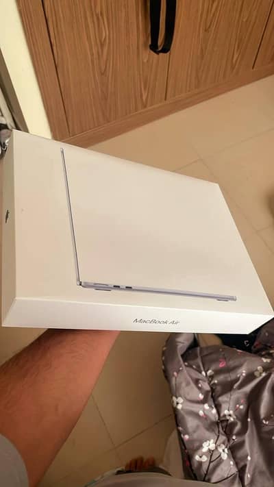 Apple MacBook Air M4 (13-inch) | 16GB RAM | 256GB SSD | Non-active