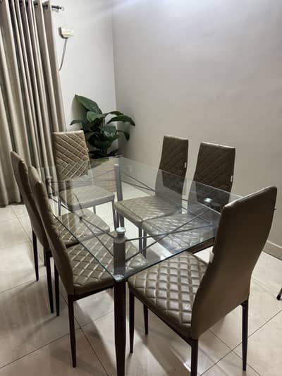 Interwood Dinning table