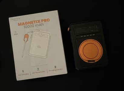 Italio Tech Magnetix Pro 10000mAh Multifunction Wireless PowerBank