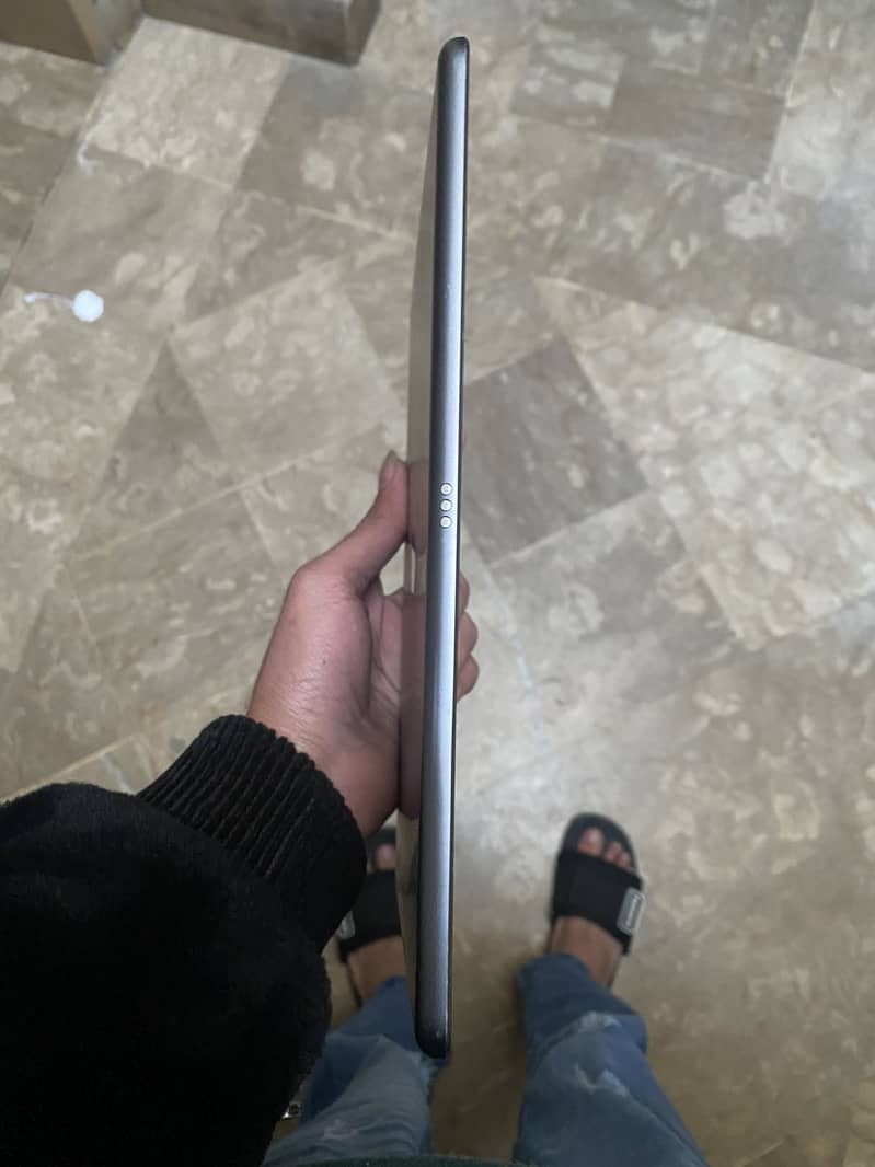 iPad (7th generation) 3