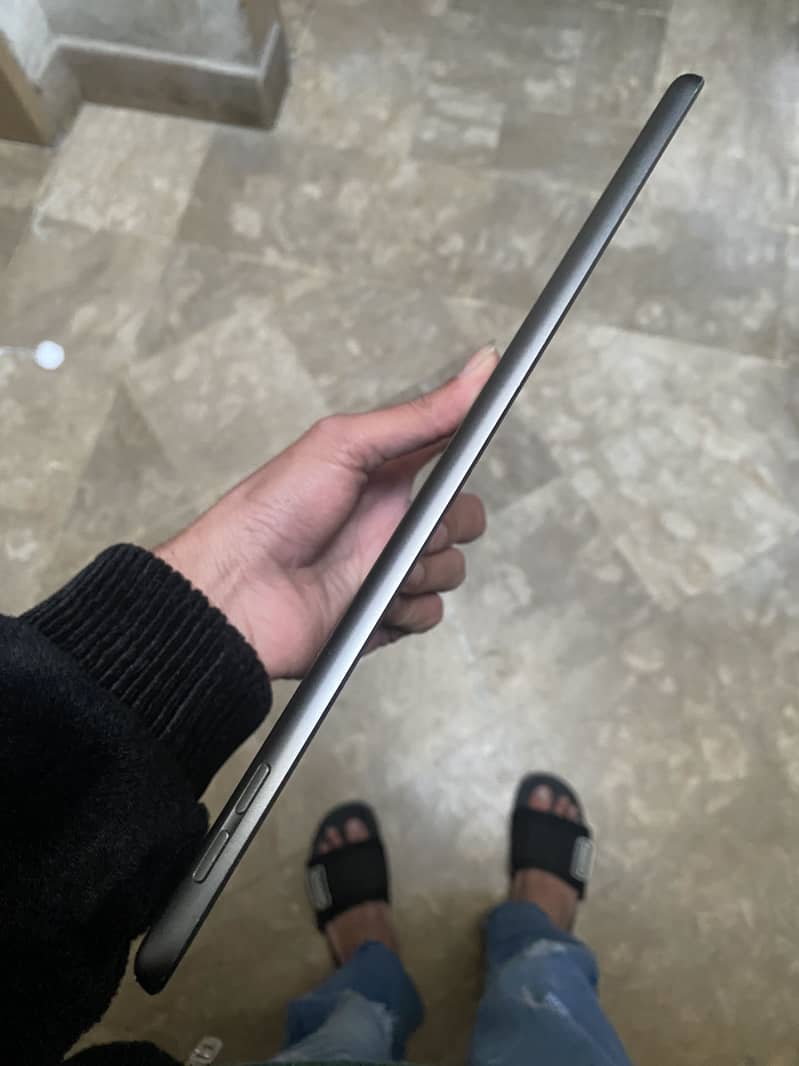 iPad (7th generation) 5