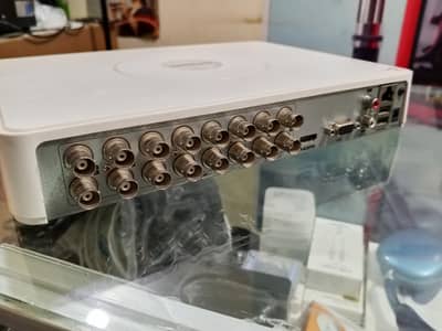 5MP 16 chanel DVR Hikvision.