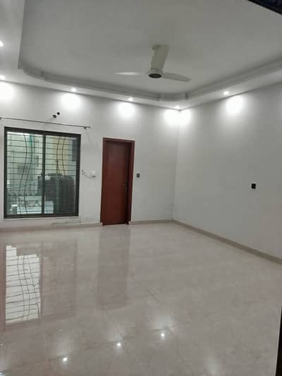 2nd Floor Brand New 2 Bed Tv Lounge Drawing Room