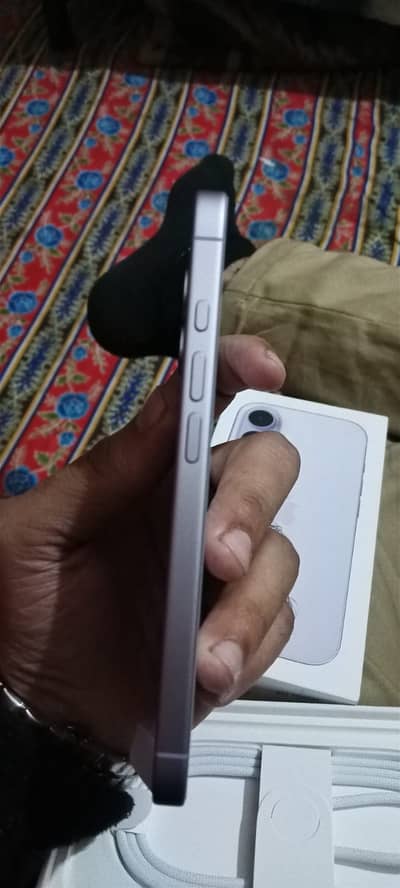 iPhone 17 (mint condition)