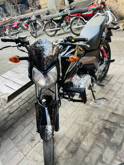 Suzuki GSX 125 model 2023