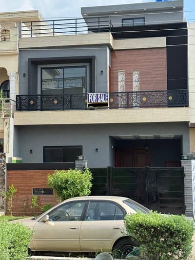 5 Marla Facing Park Beautiful House For Sale