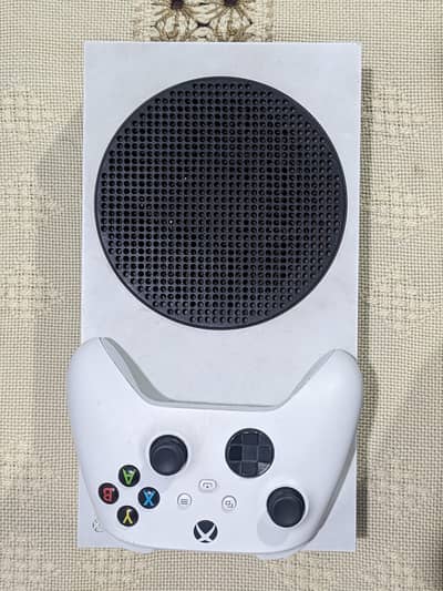 Xbox Series S 512GB (White) + 2 Controllers | Excellent Condition