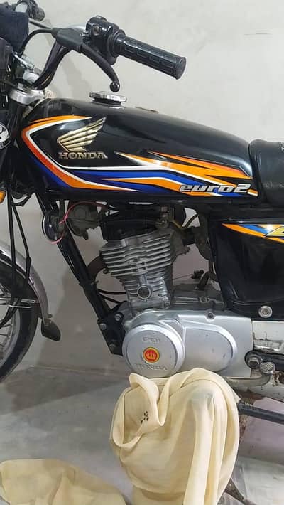 honda 125 model 2018  serial 99  and last wala compete  file 10 by 10