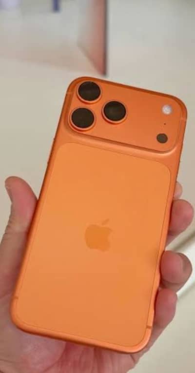 17 pro max 9 Betty cycle only. 100% batry just 15 days used.